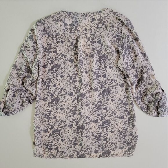 BKE Women's Long Sleeve V-Neck Button-Down Blouse - Picture 12 of 12